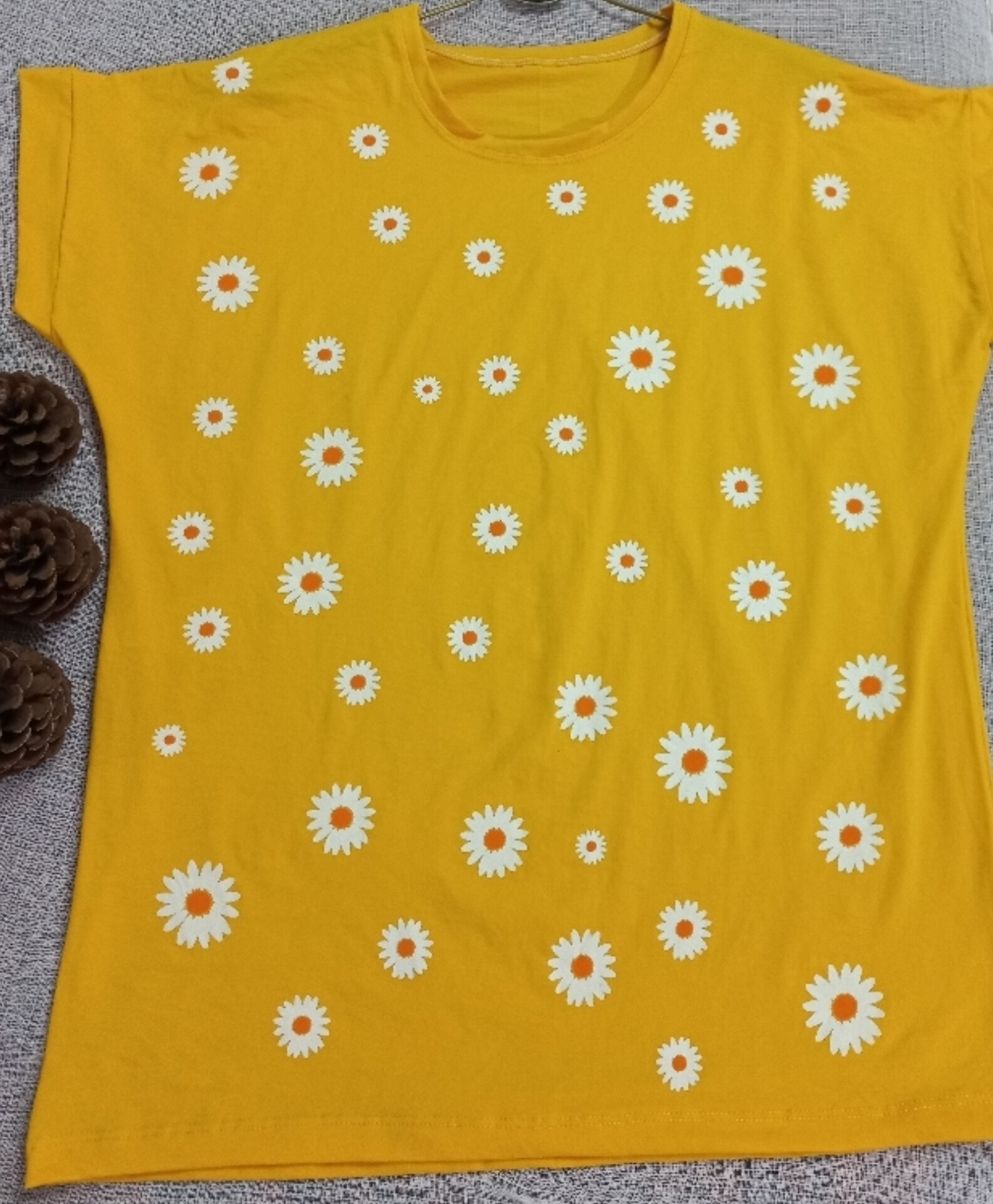 تیشرت بابونه چاپی زنانه