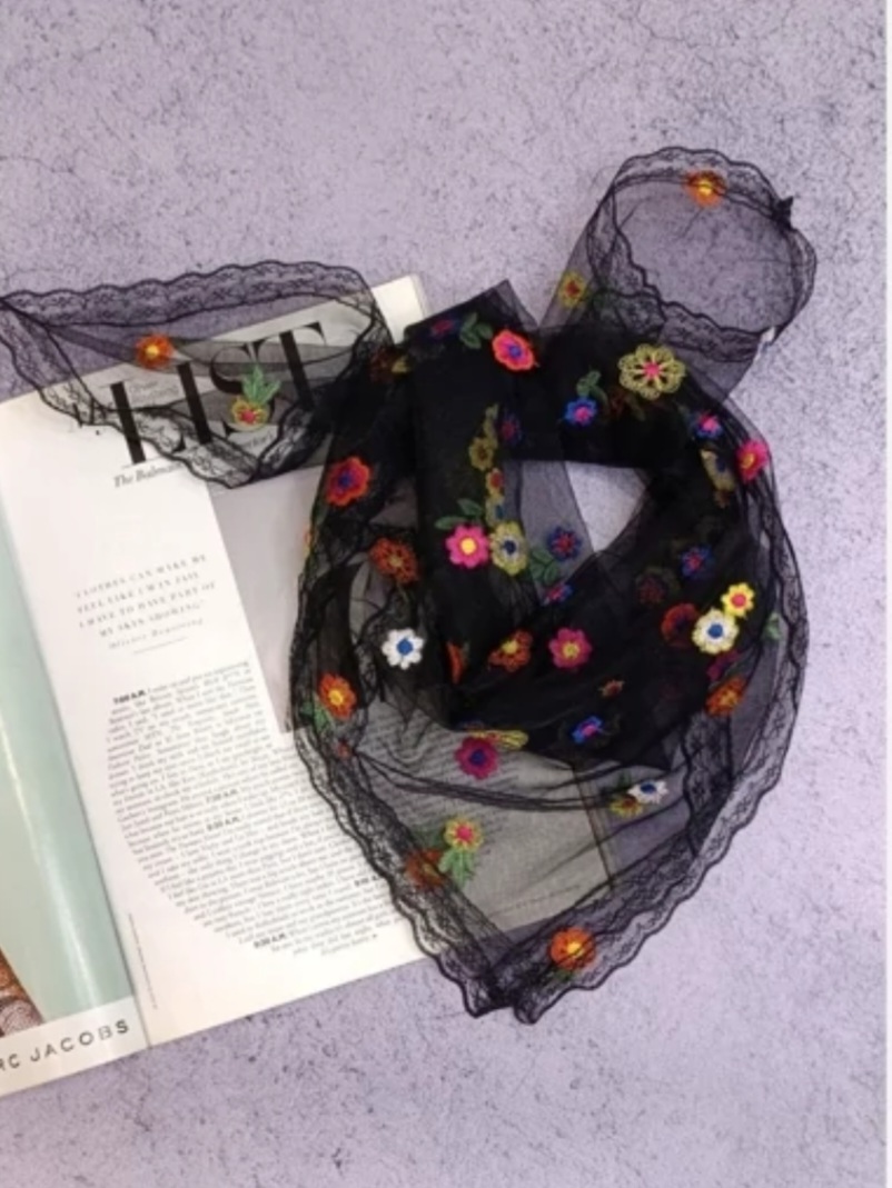 مینی اسکارف بابونه دور دانتل کد۶۹۰